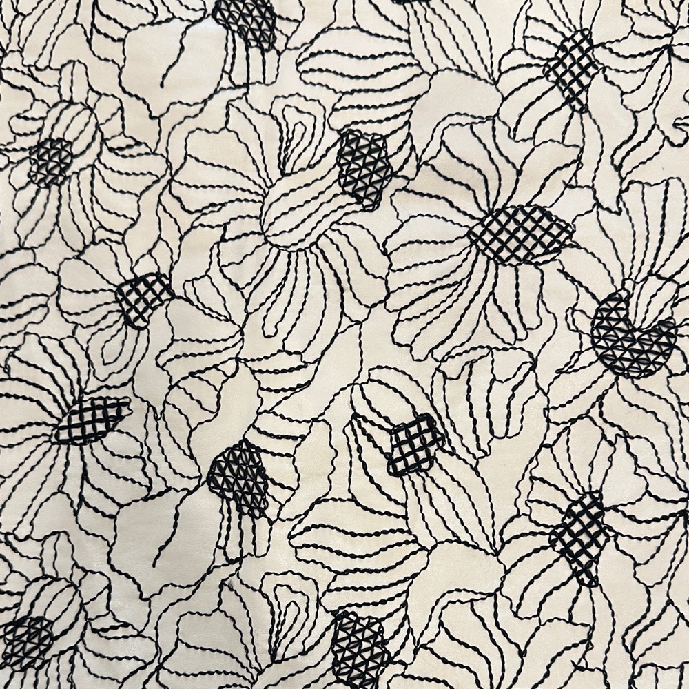 New Worth skirt in Floral Black and White. Perfect condition - Picture 5 of 9